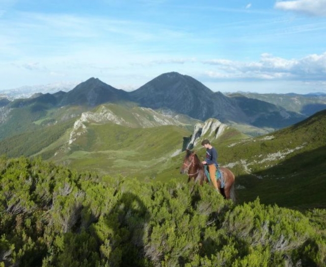 A caballo en los montes astures